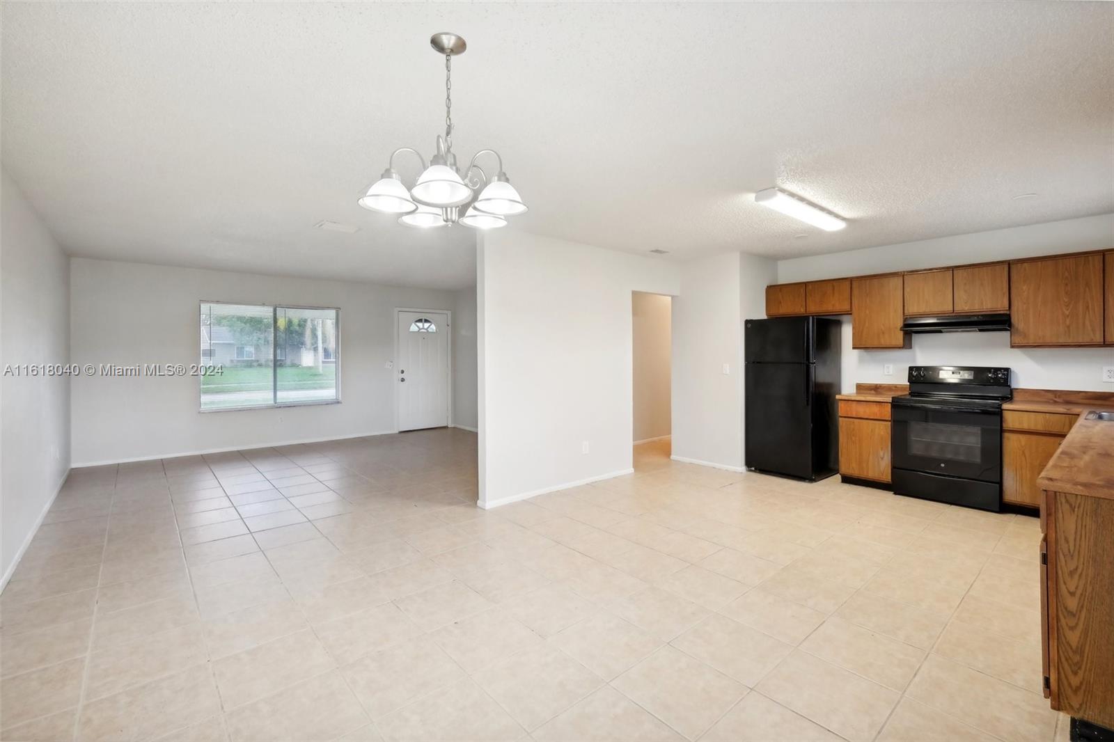 363 SW Bridgeport Dr, Port St. Lucie