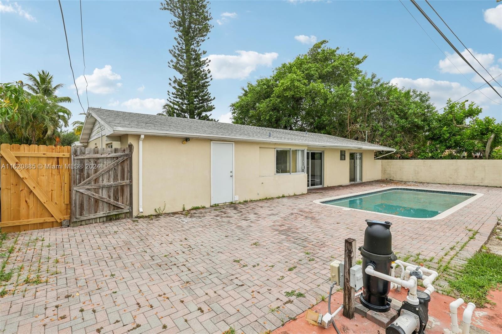 1408 SW 22 ave