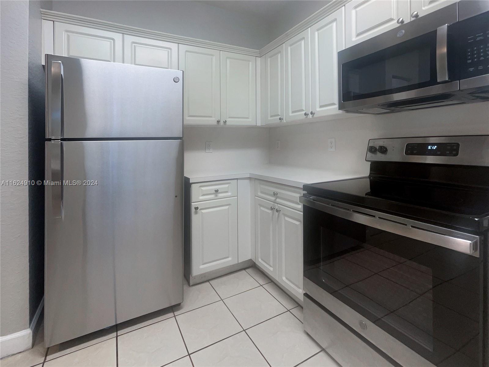 2730 NE 4th St # 205