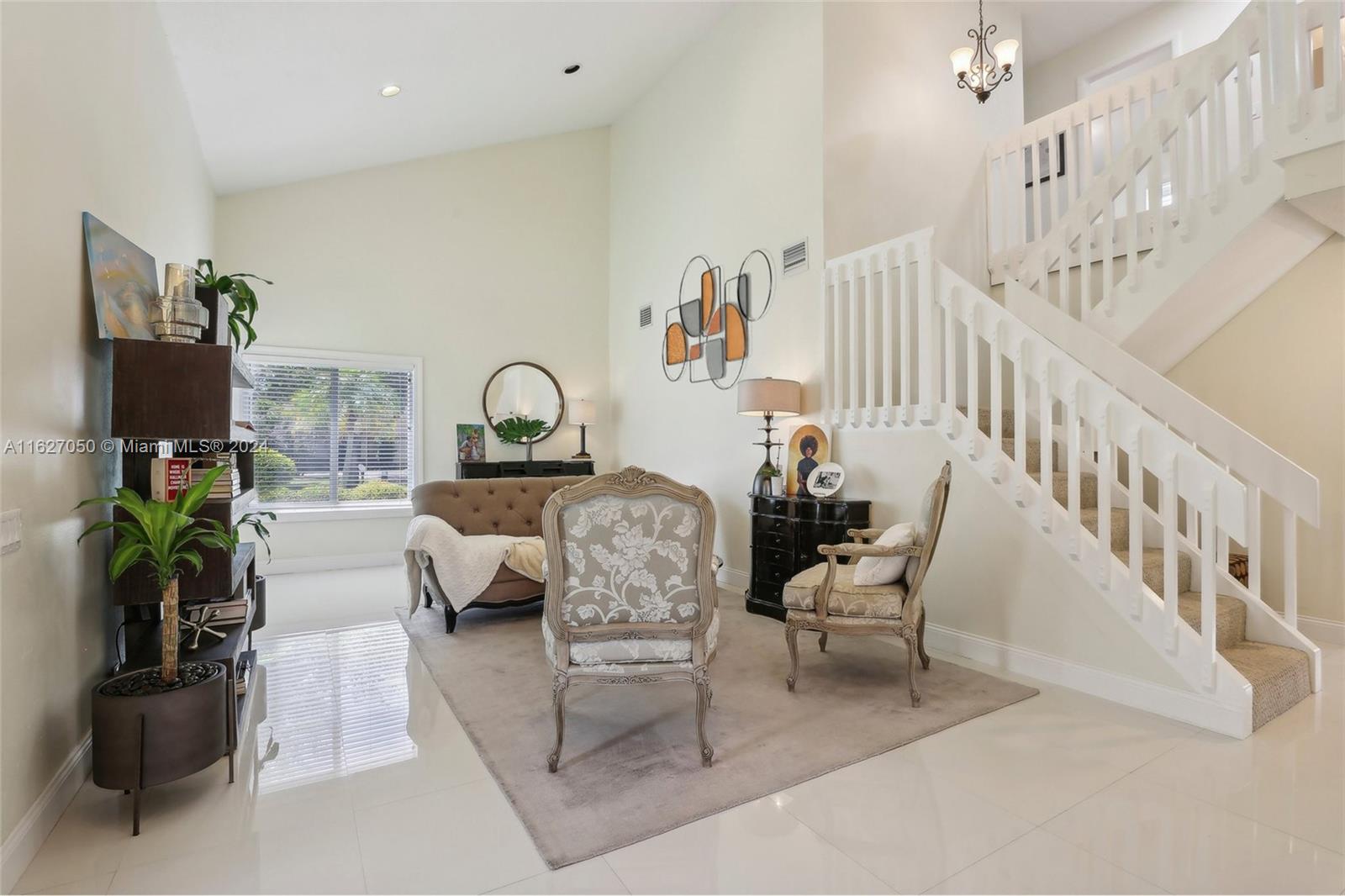 710 SW 95th Ter