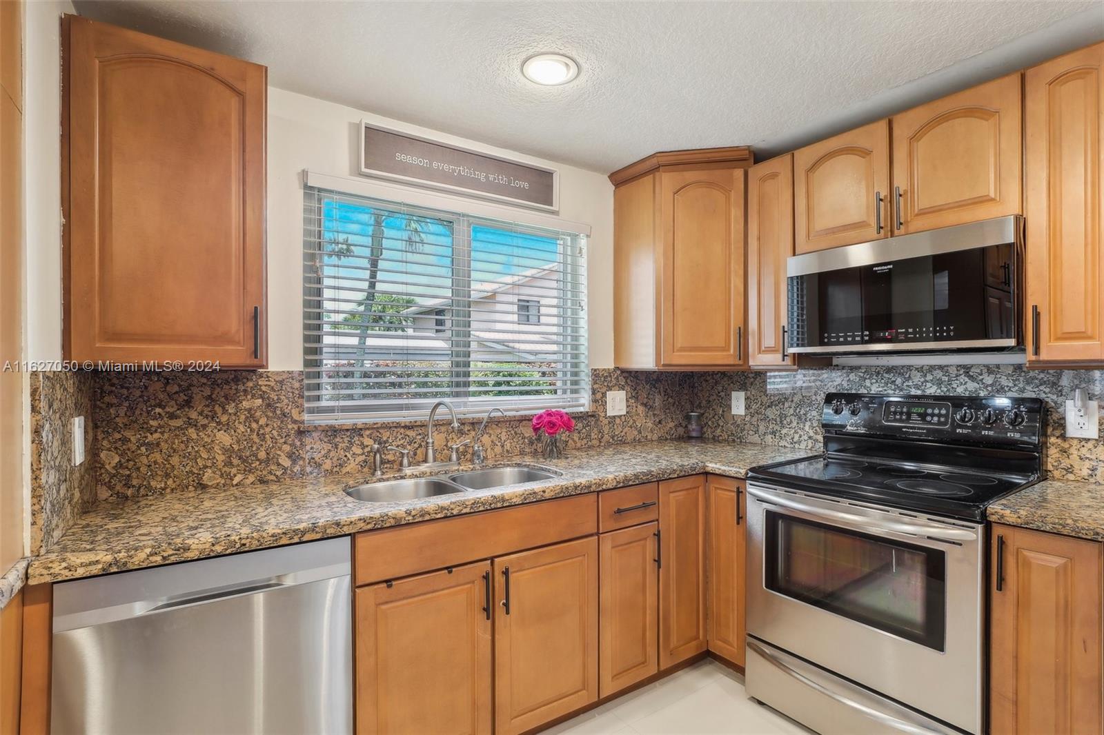 710 SW 95th Ter