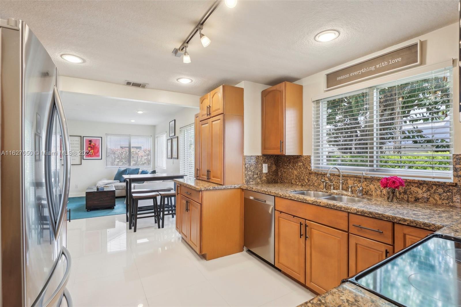710 SW 95th Ter