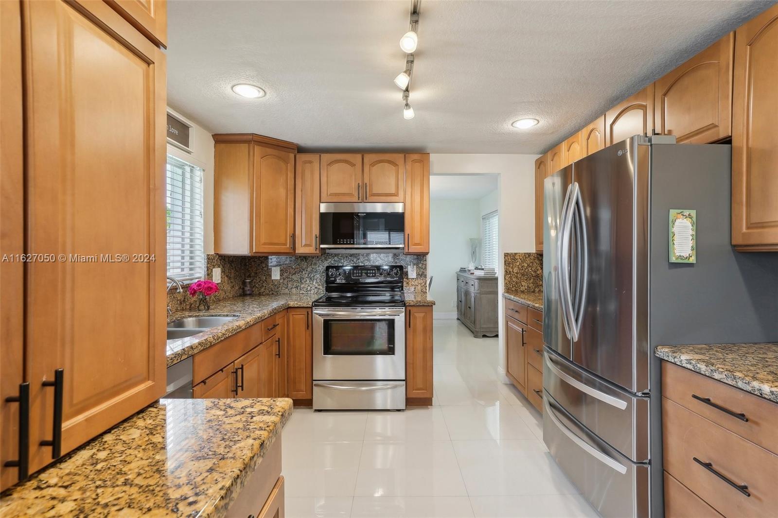 710 SW 95th Ter