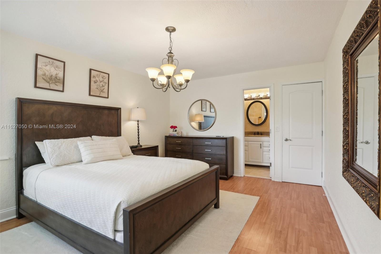 710 SW 95th Ter