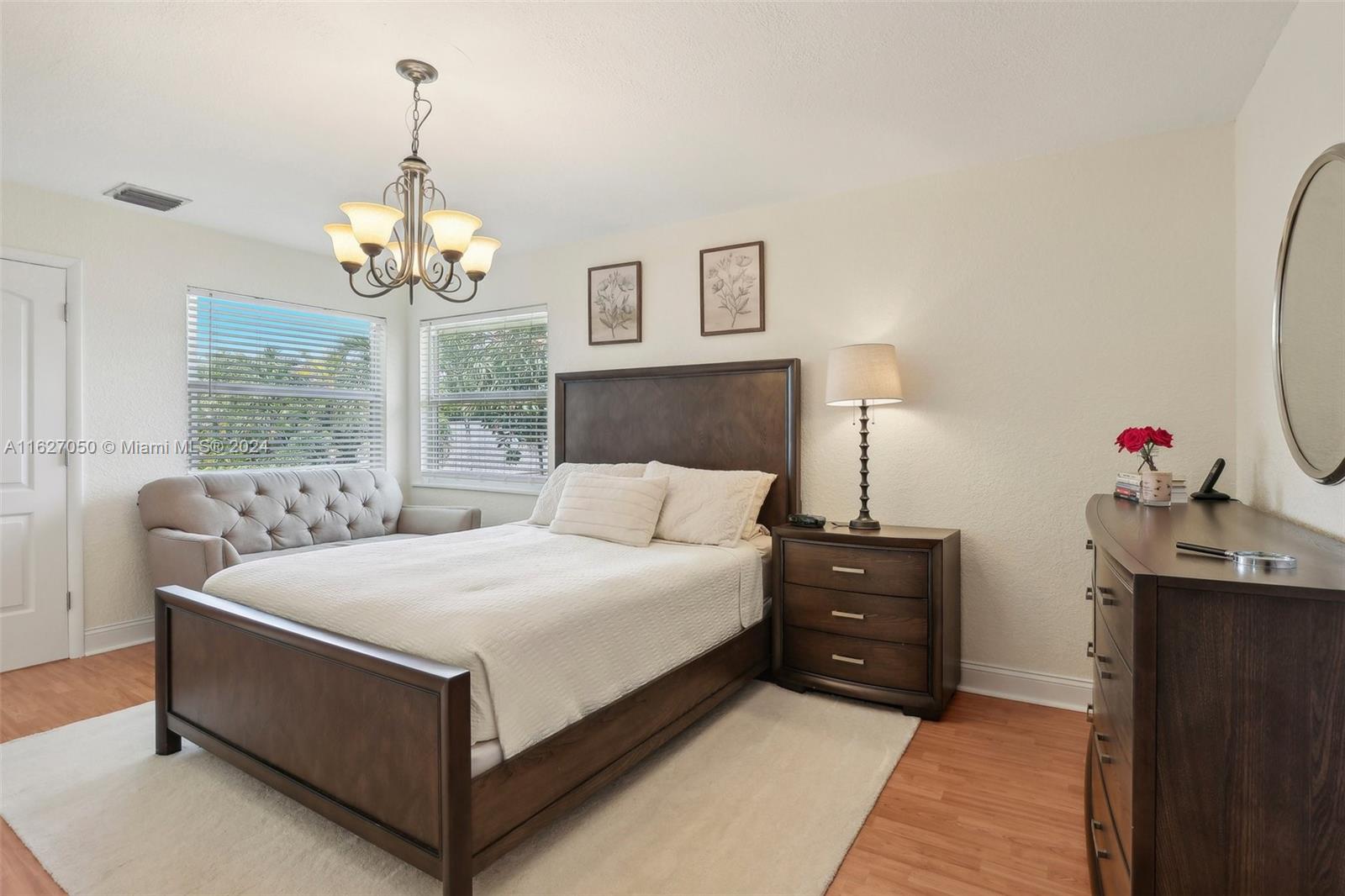710 SW 95th Ter