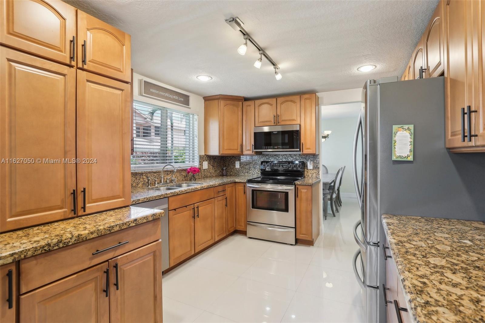 710 SW 95th Ter