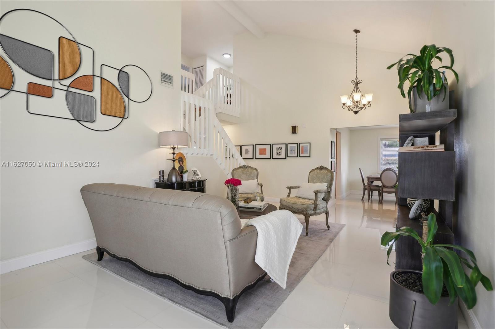 710 SW 95th Ter