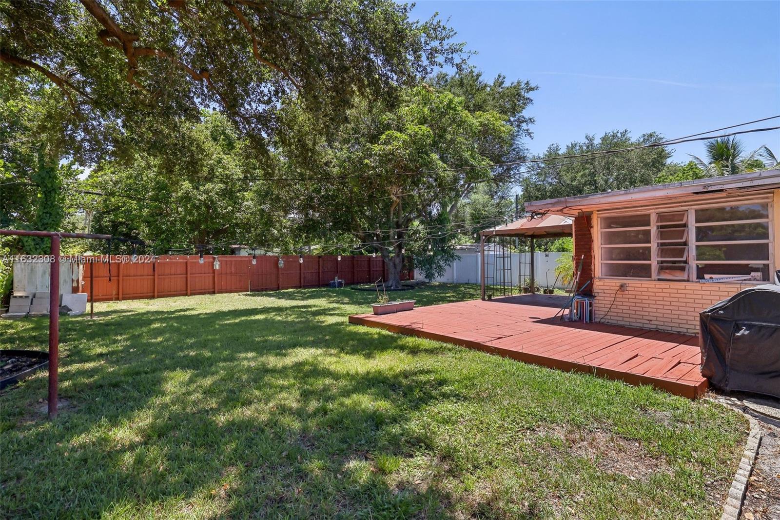 1240 NE 134th St