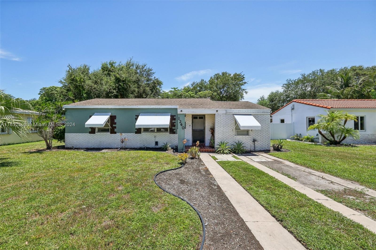1240 NE 134th St