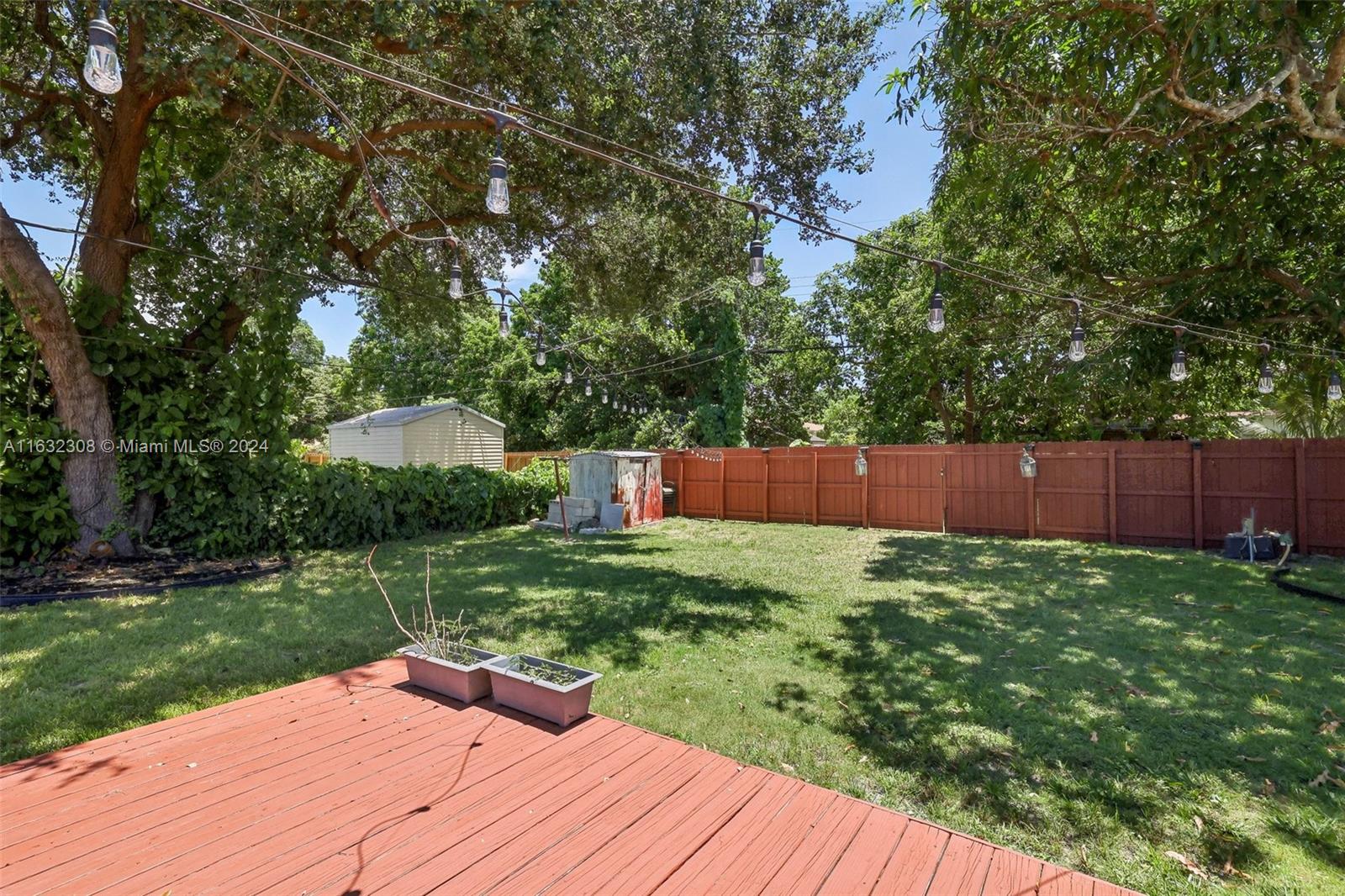 1240 NE 134th St