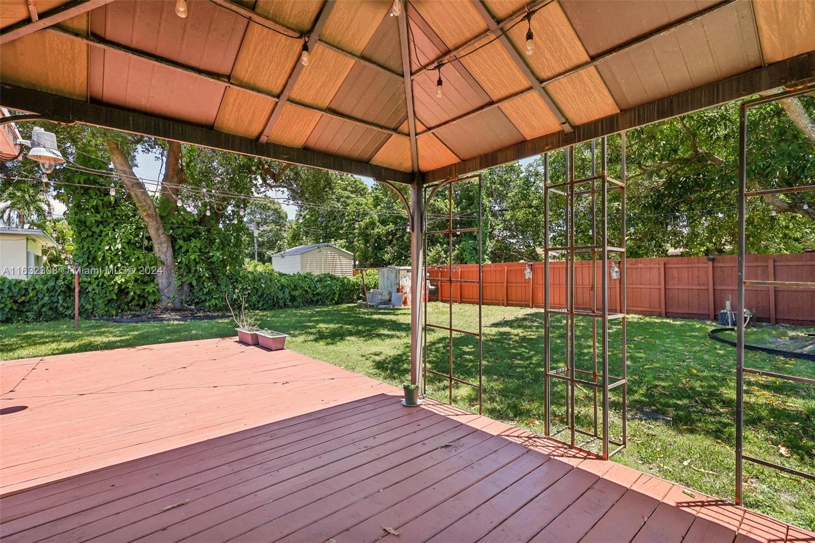 1240 NE 134th St