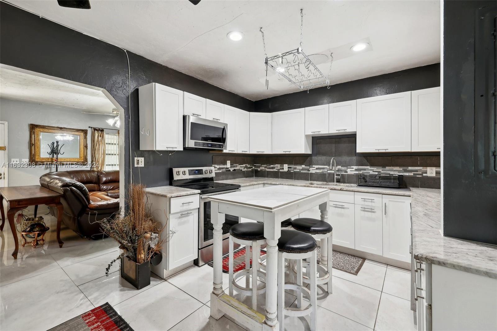 1240 NE 134th St