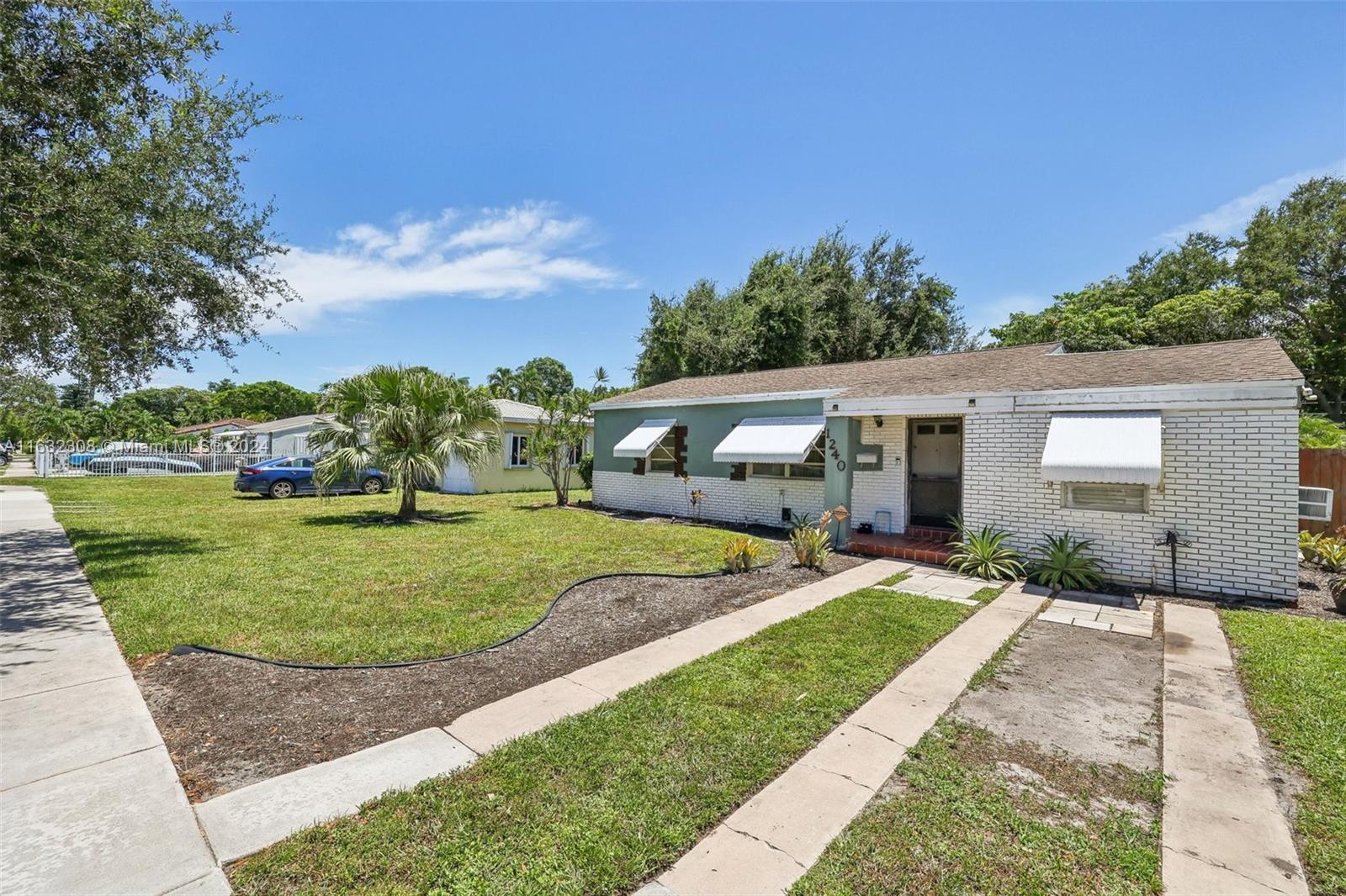 1240 NE 134th St