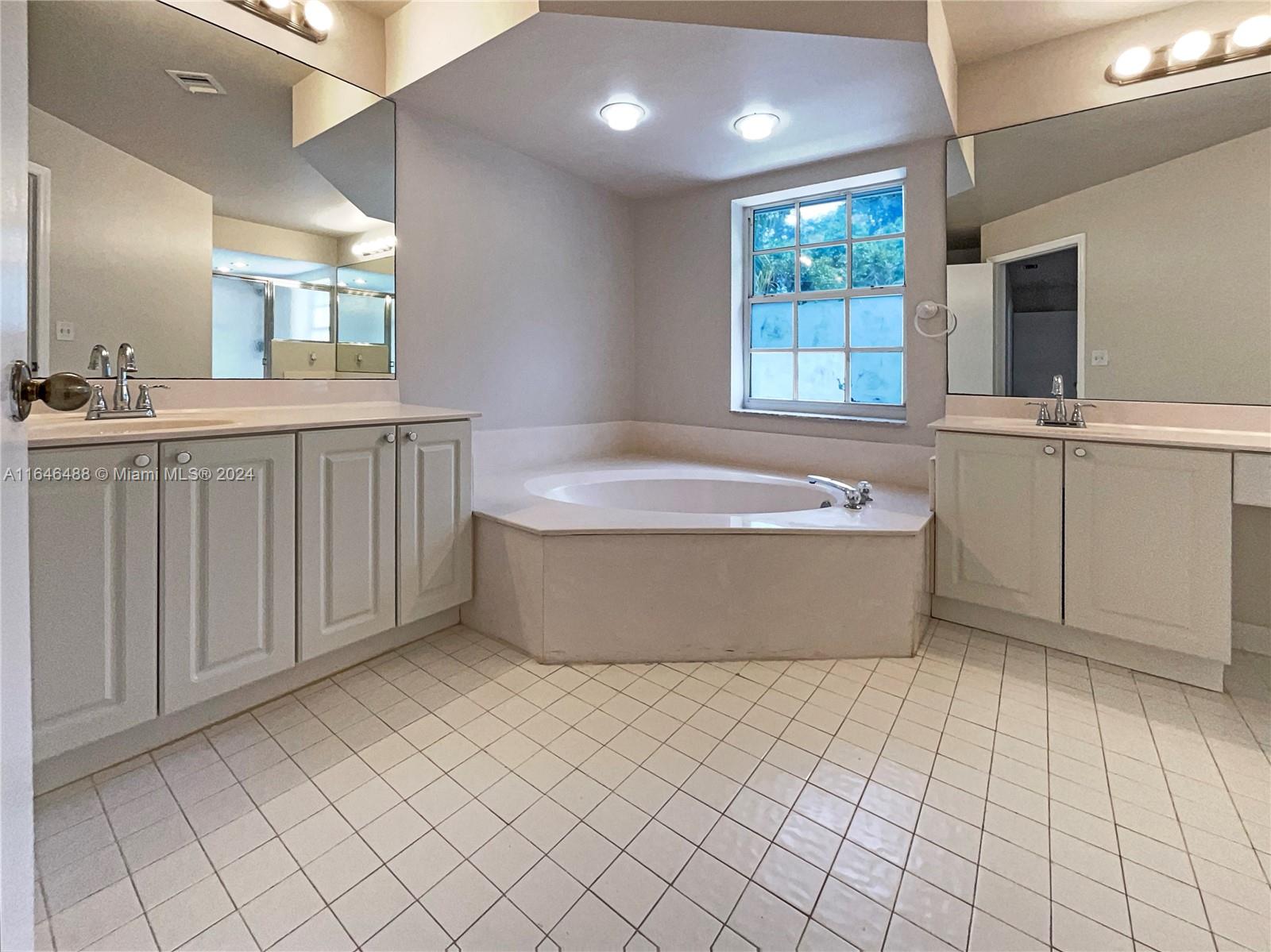 2832 Cayenne Ave