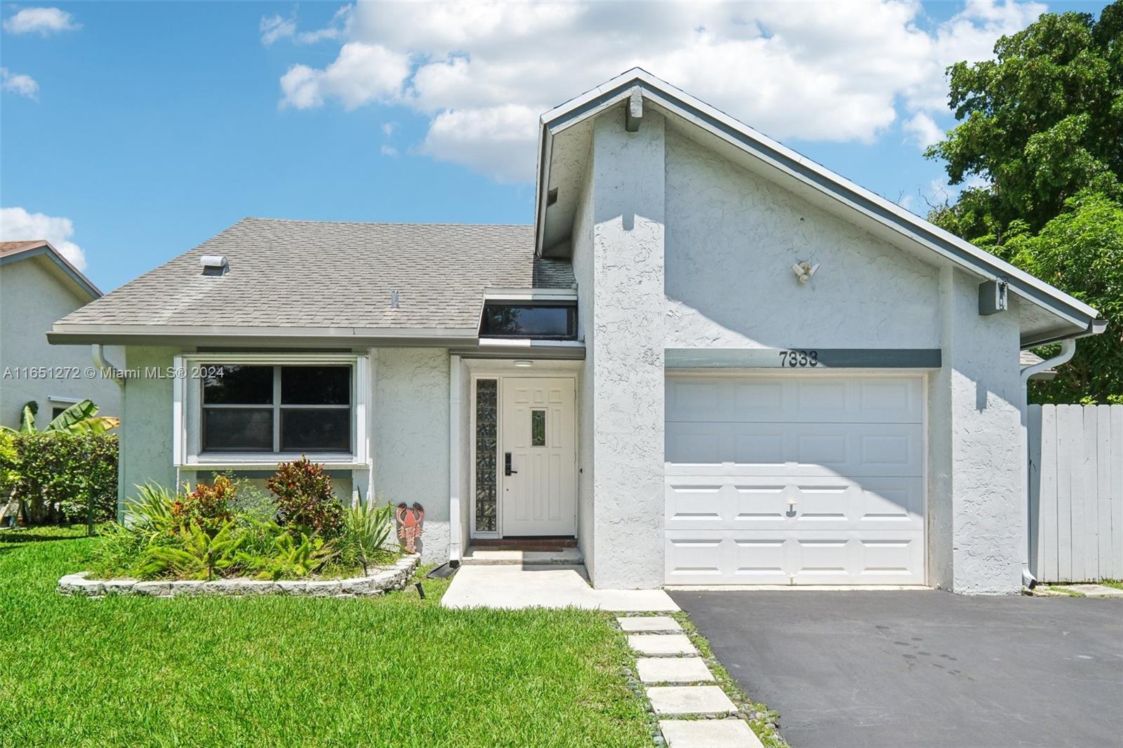 7333 NW 38th Pl