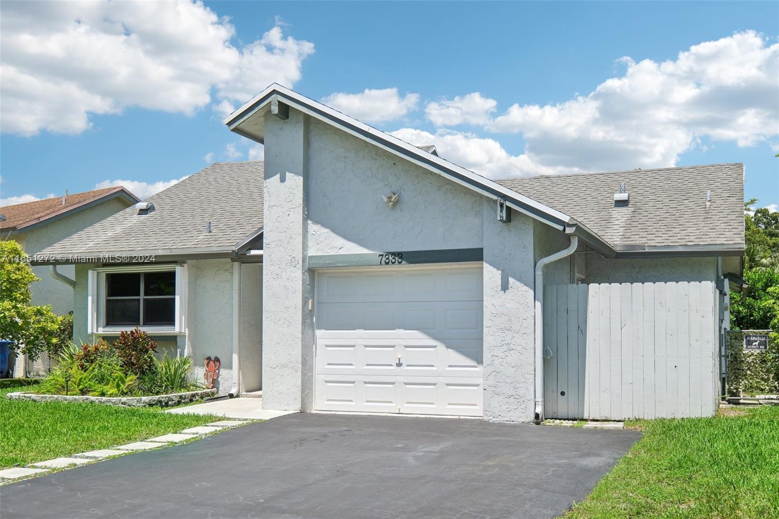 7333 NW 38th Pl