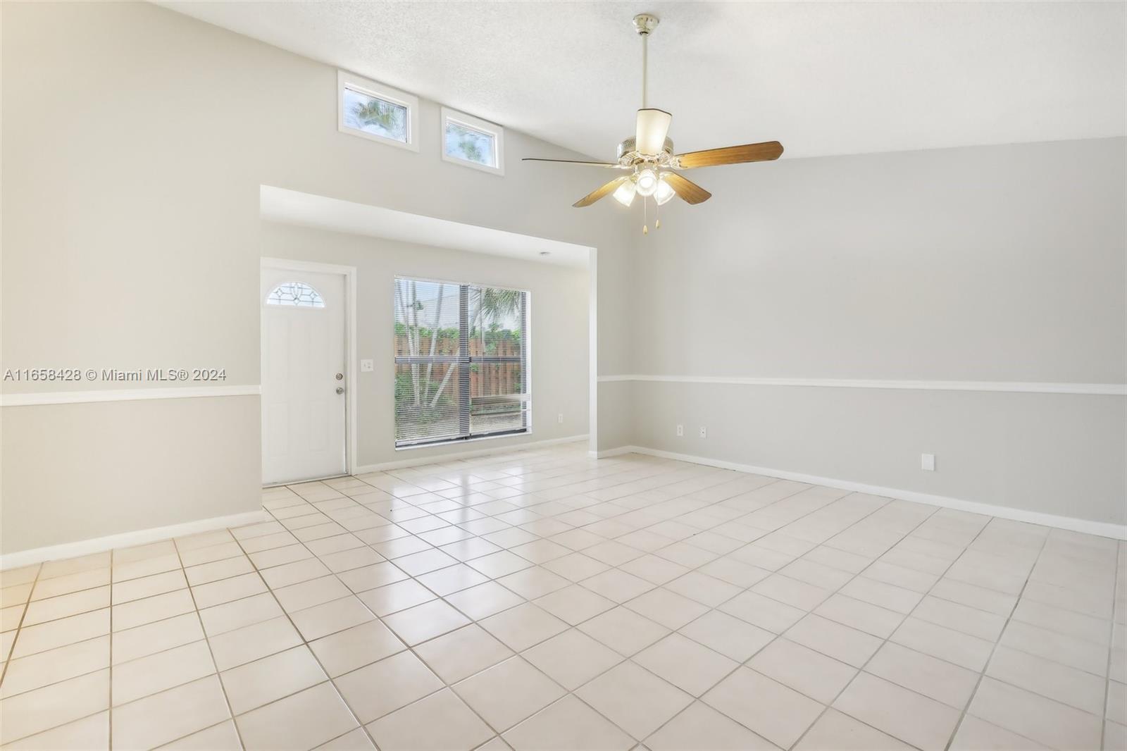 1067 Manor Dr