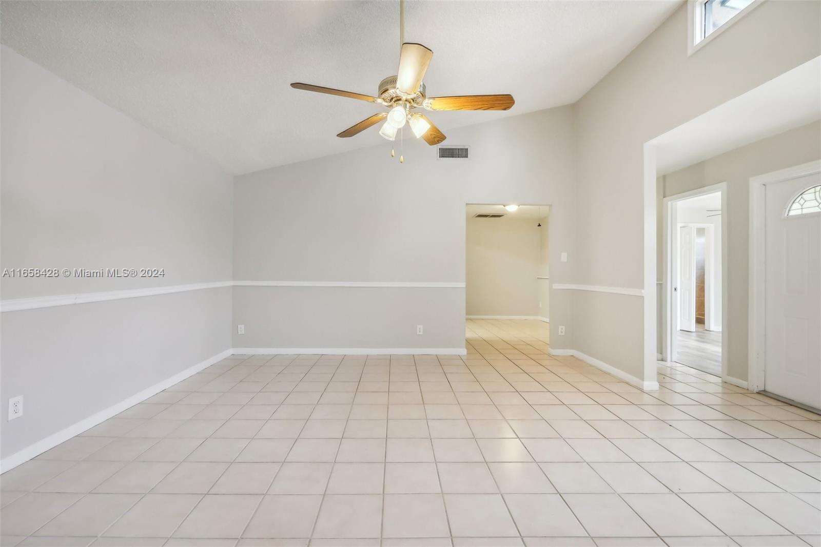 1067 Manor Dr
