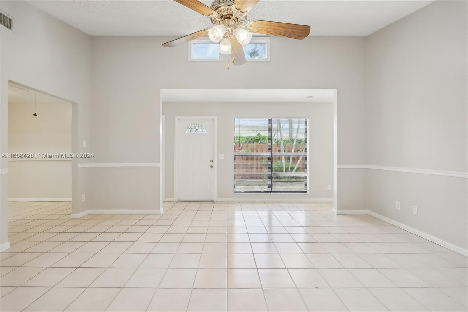 1067 Manor Dr