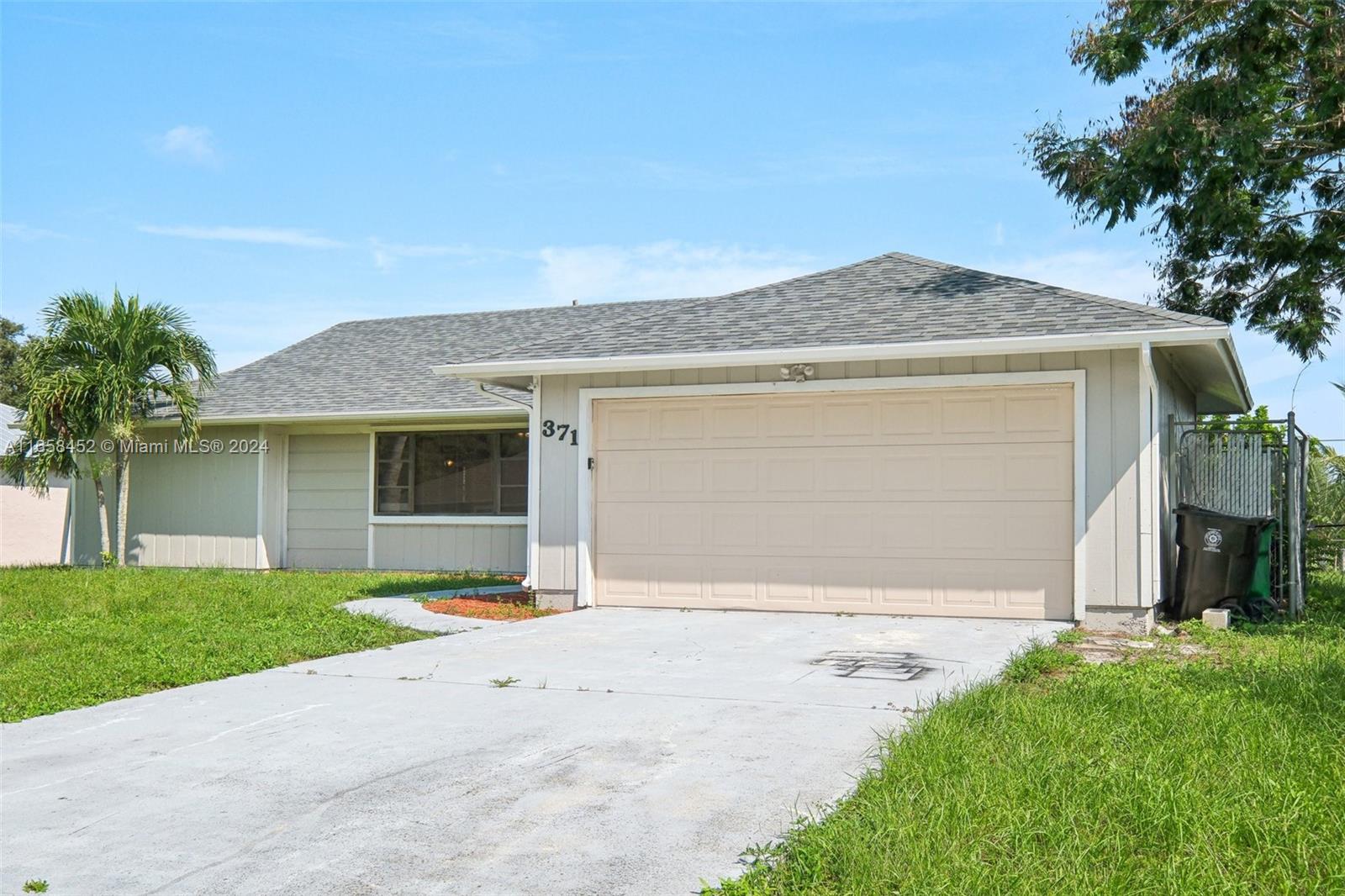 371 SE Fairchild Ave, Port St. Lucie
