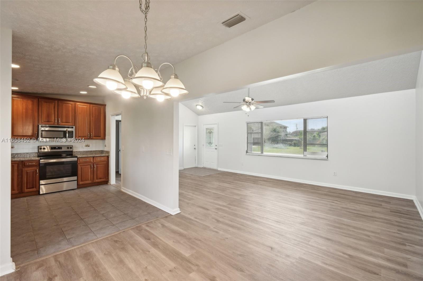 371 SE Fairchild Ave, Port St. Lucie
