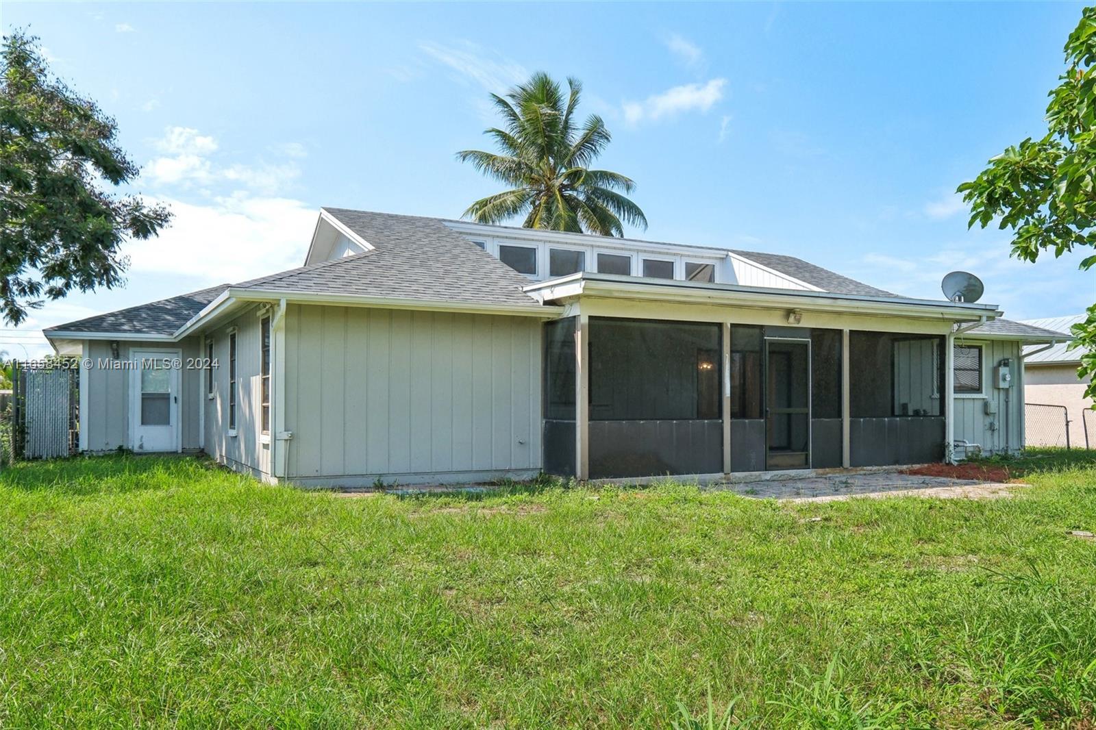 371 SE Fairchild Ave, Port St. Lucie