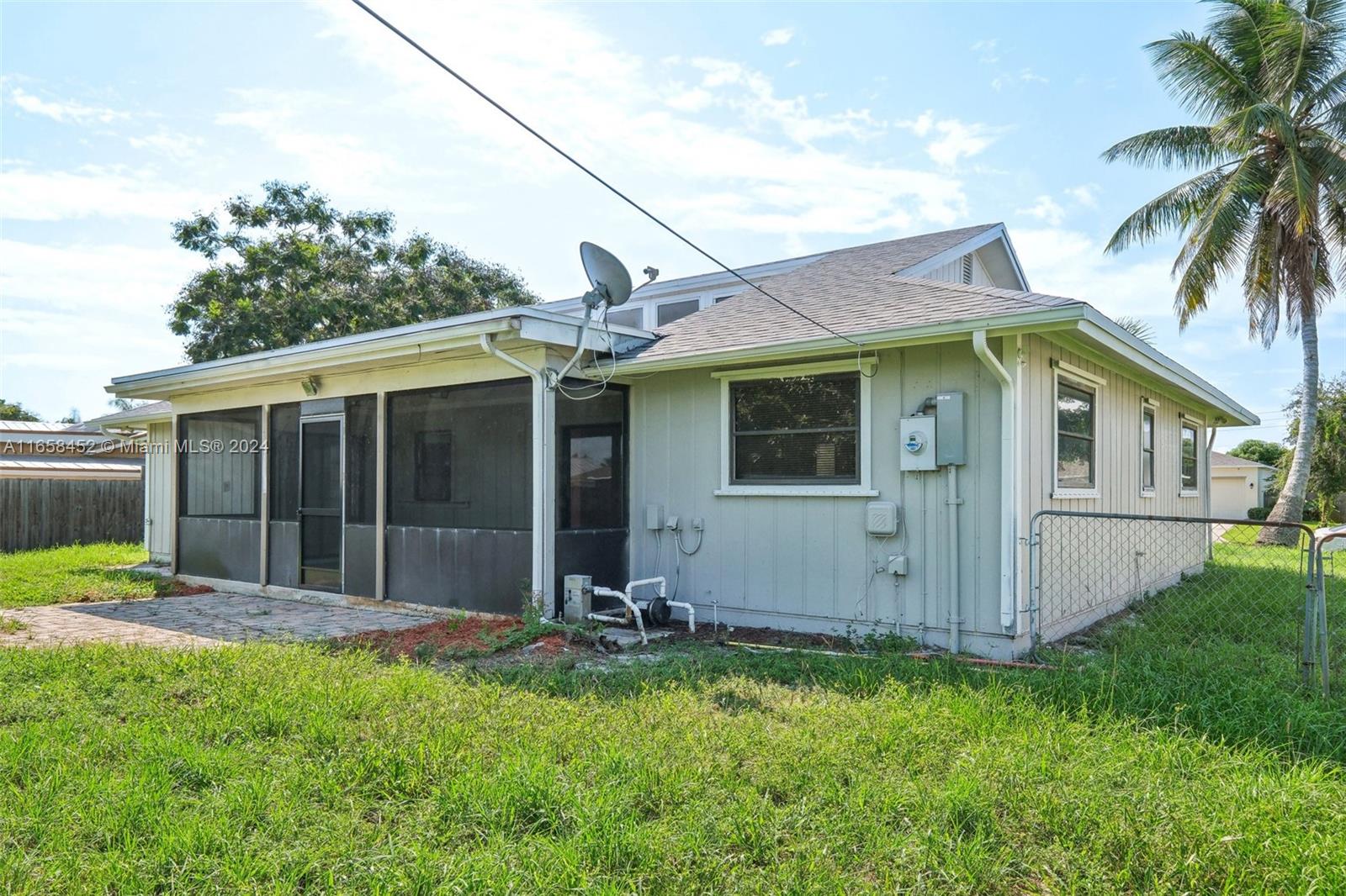 371 SE Fairchild Ave, Port St. Lucie