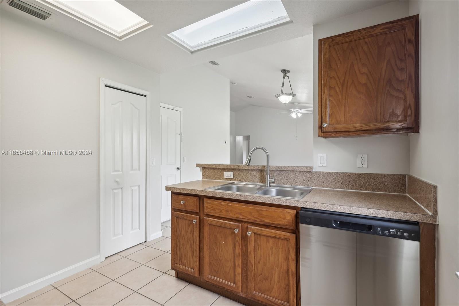757 SW Acapulco Ter, Port St. Lucie