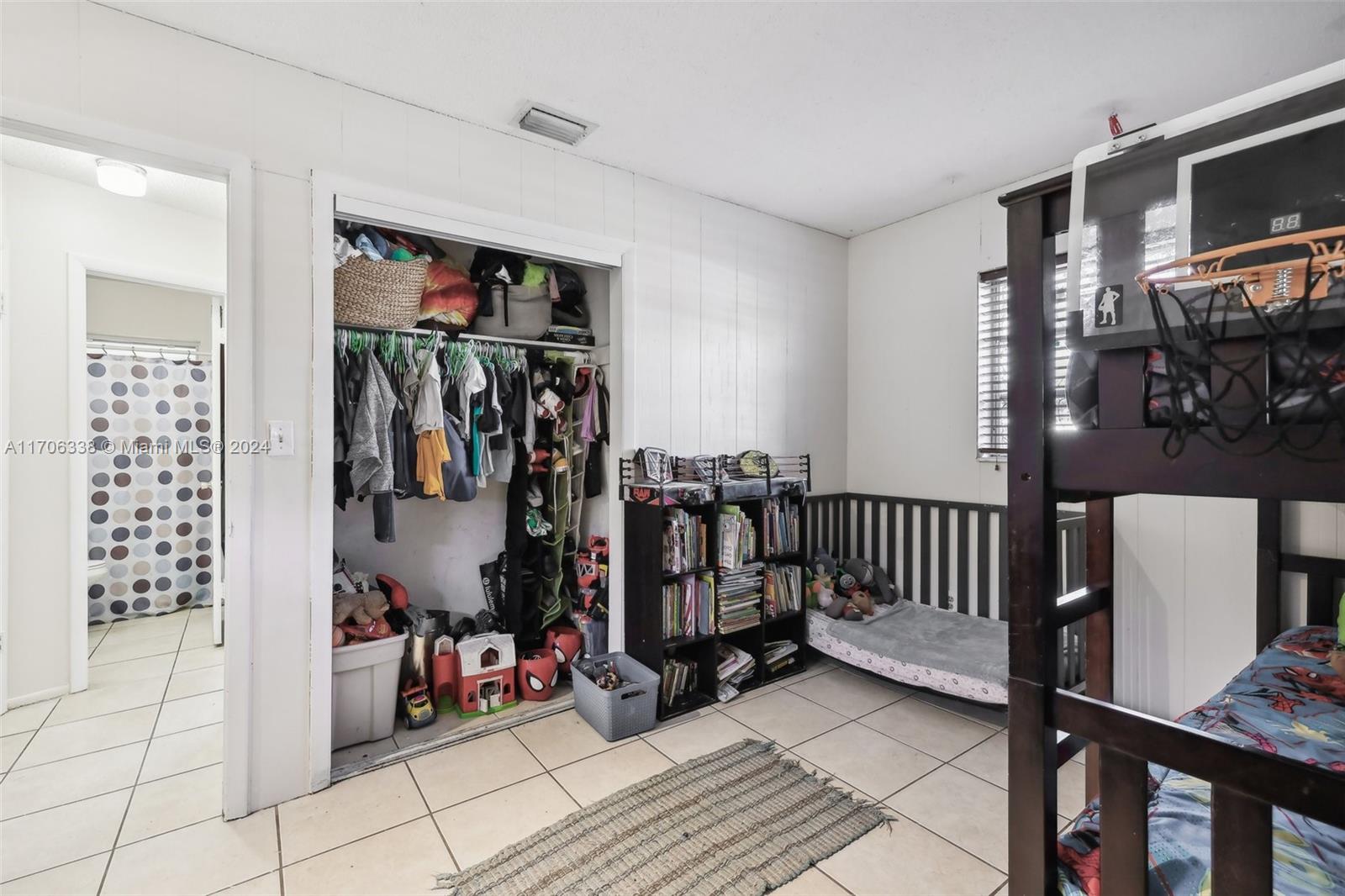 2581 NW 47th Ave
