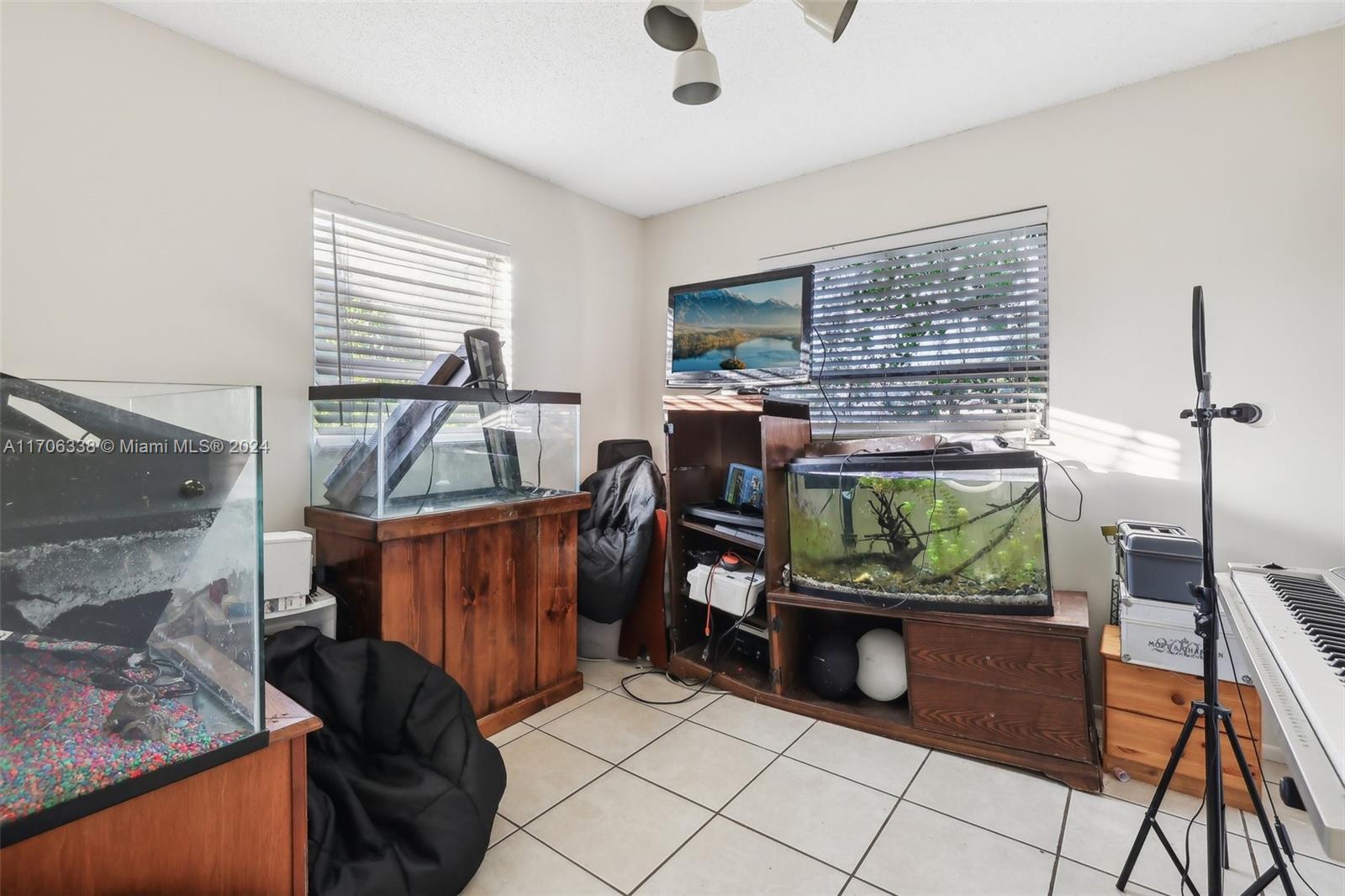 2581 NW 47th Ave