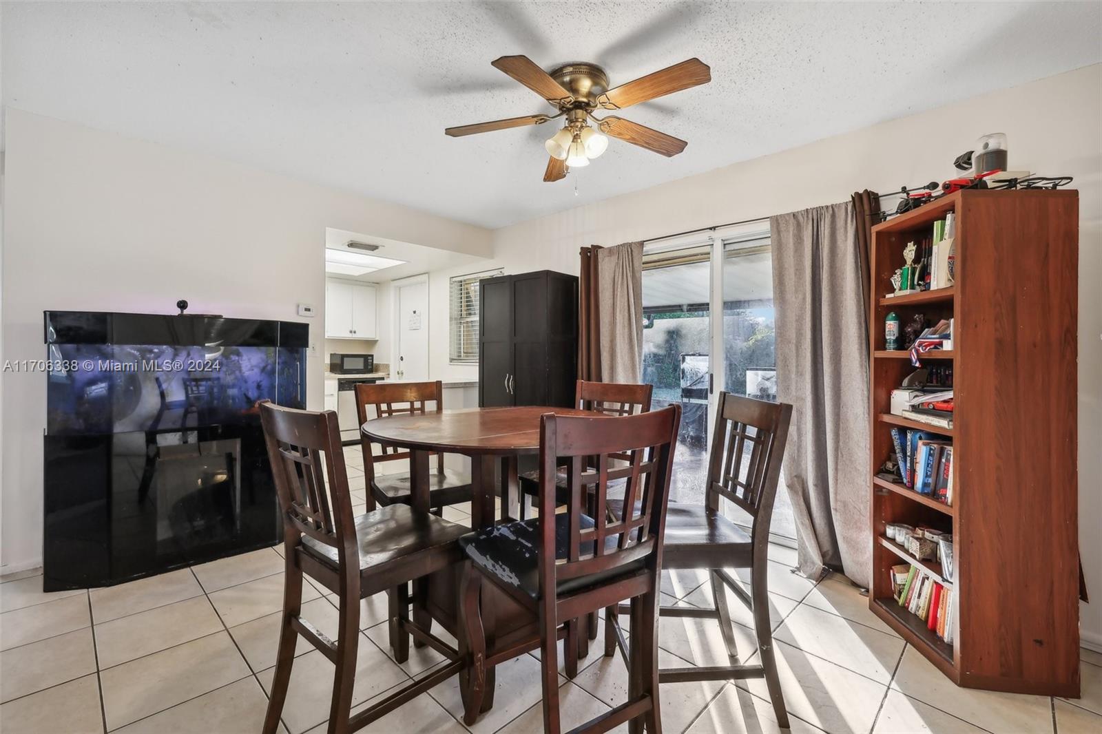 2581 NW 47th Ave