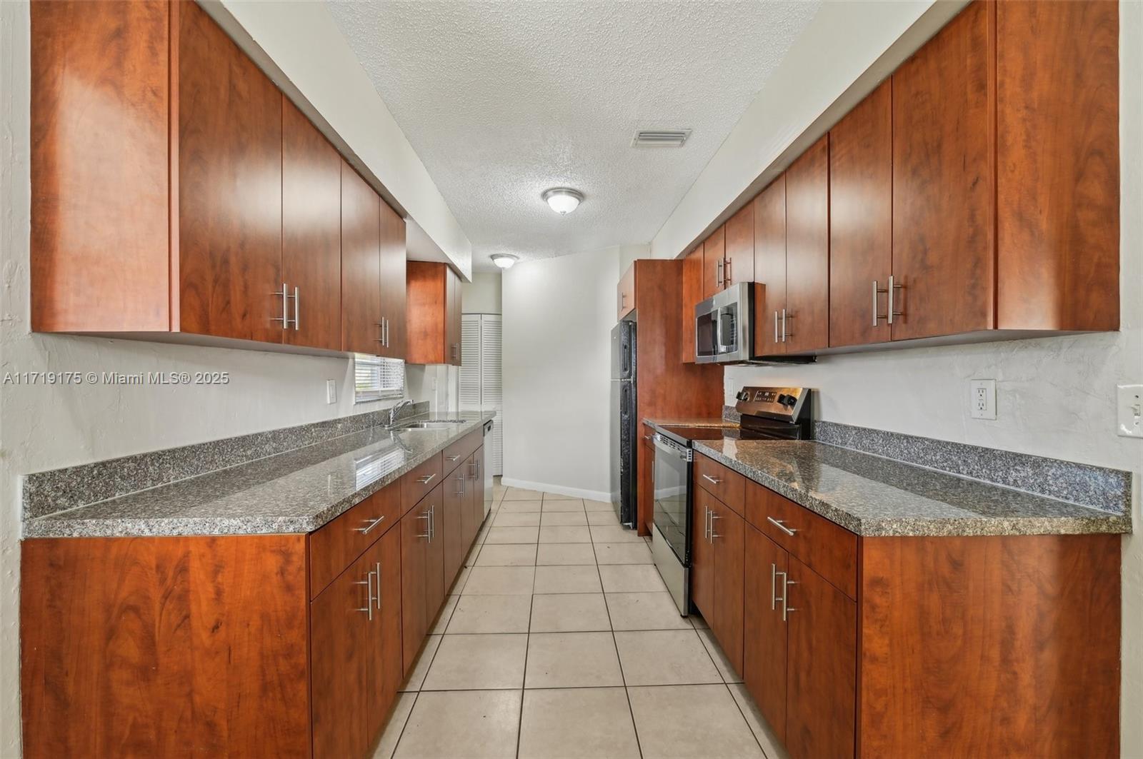 3912 NW 176th Ter