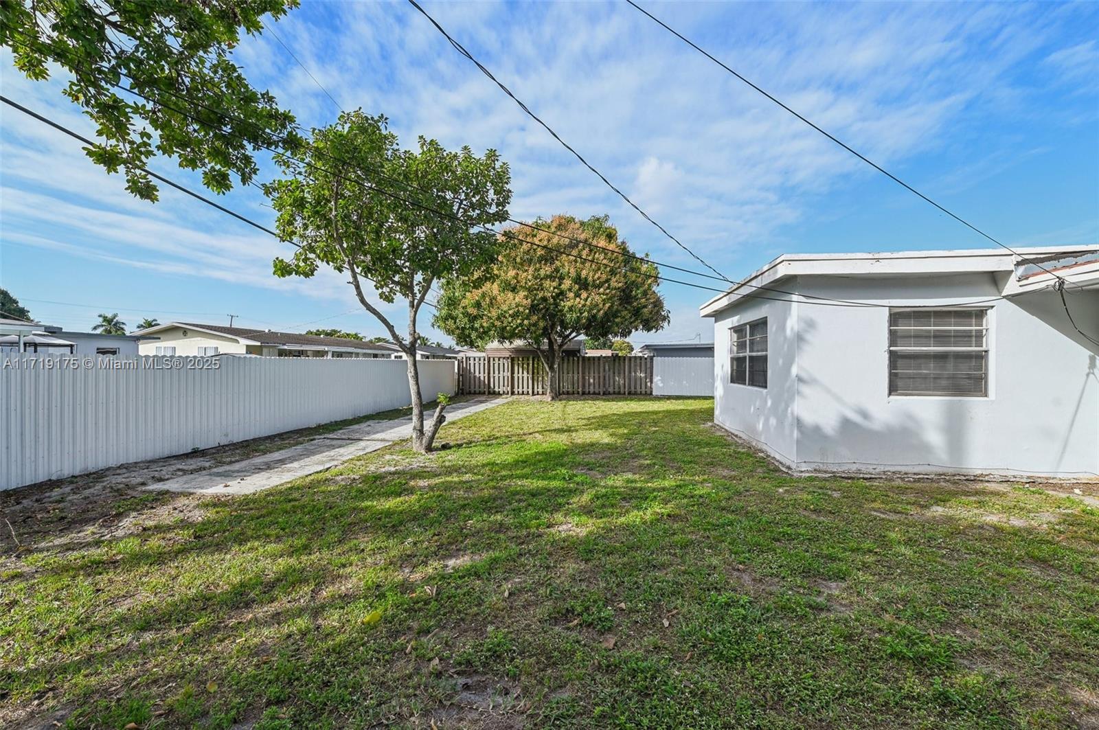 3912 NW 176th Ter