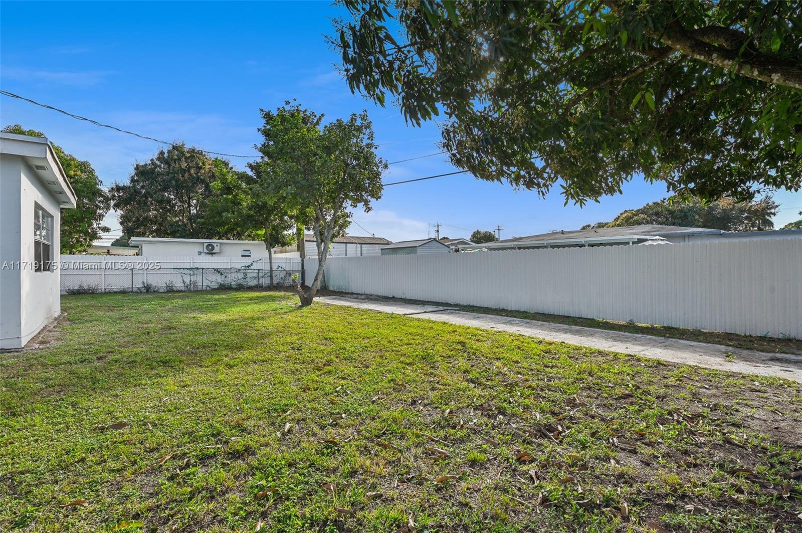 3912 NW 176th Ter