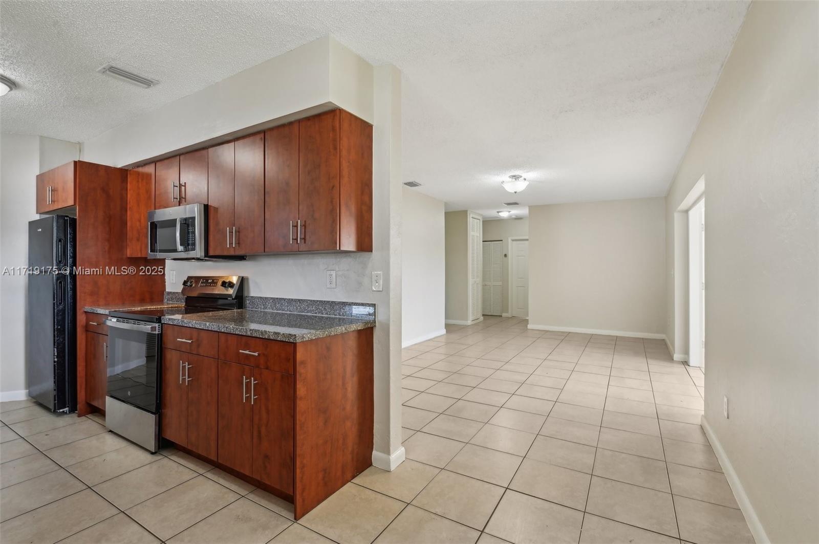 3912 NW 176th Ter
