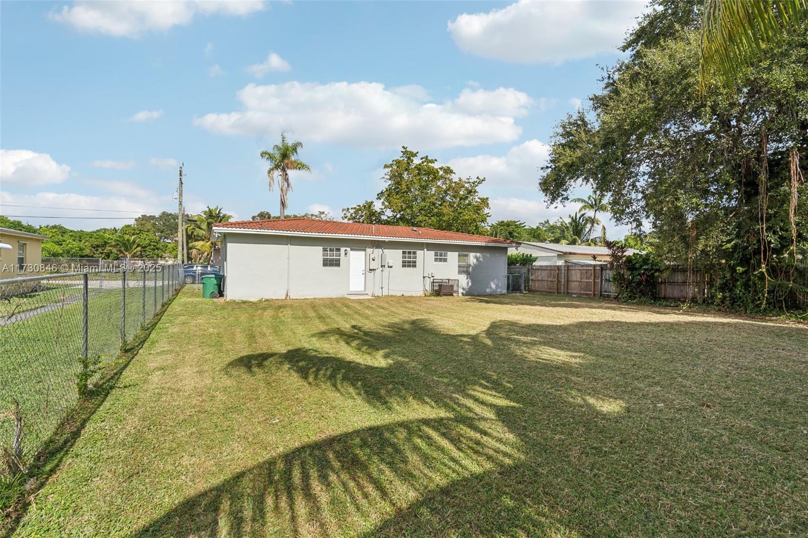 1230 NE 144th St