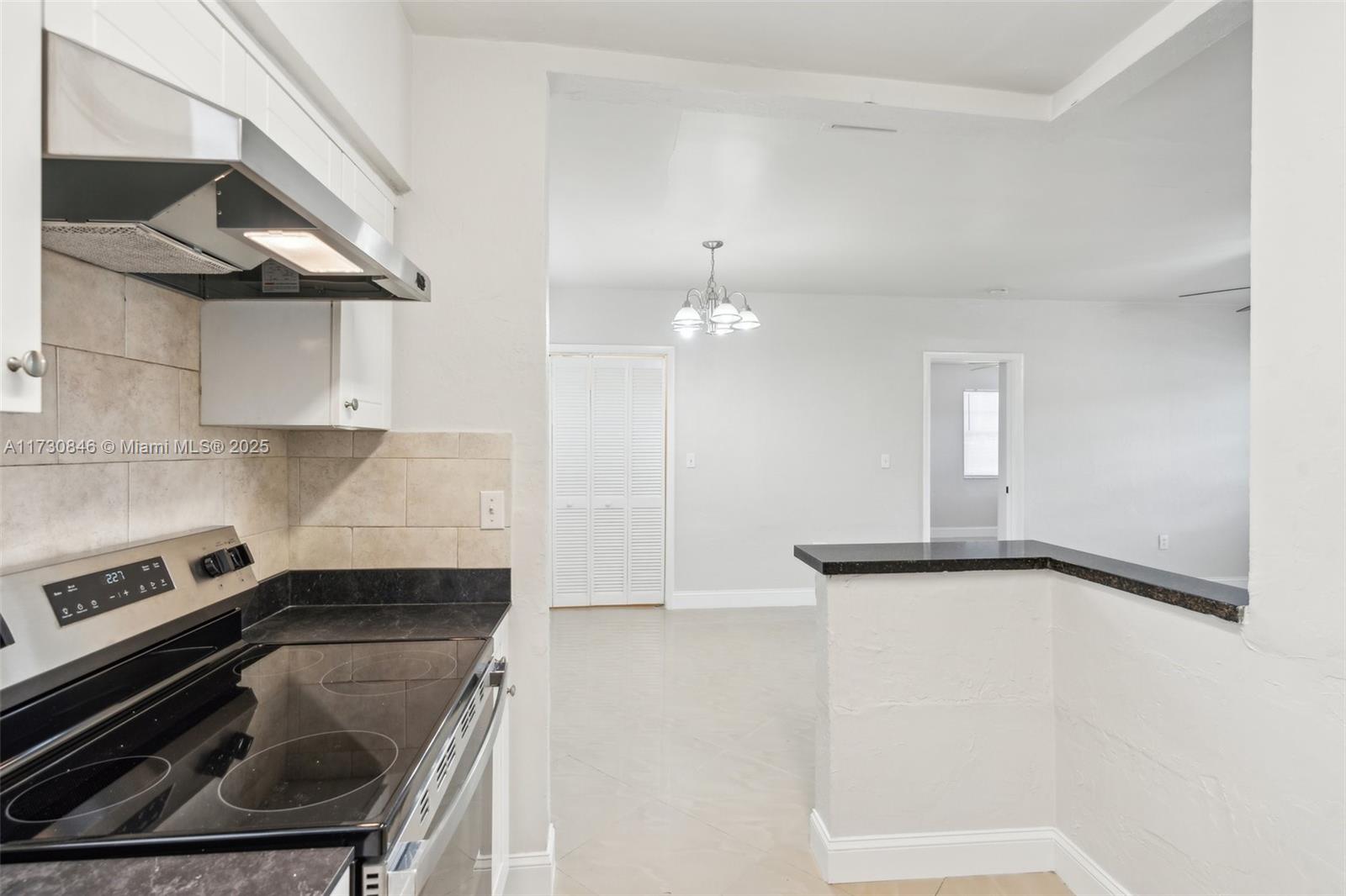 1230 NE 144th St