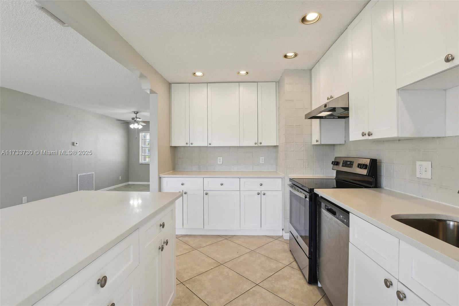 7830 NW 47th St