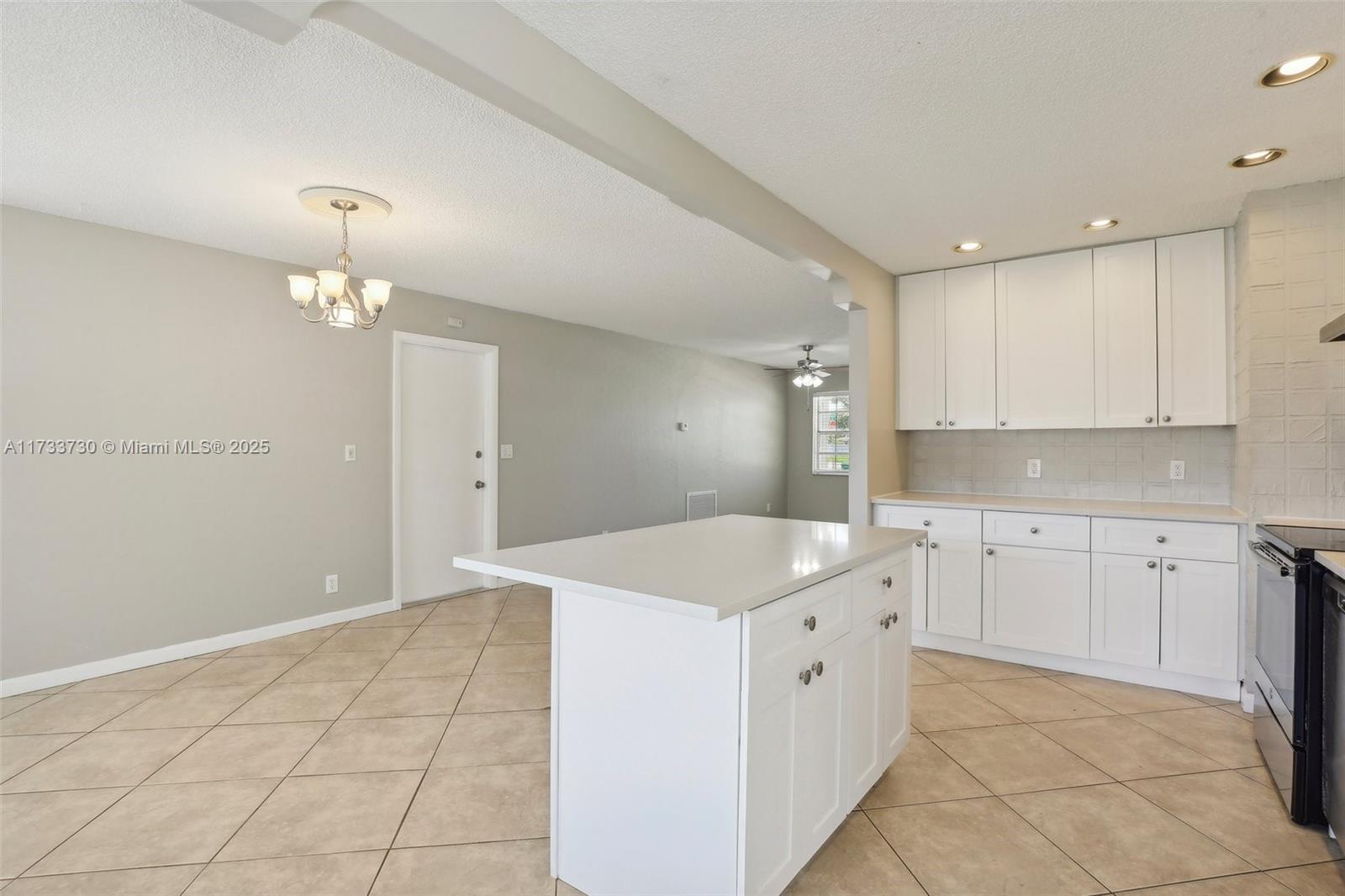 7830 NW 47th St