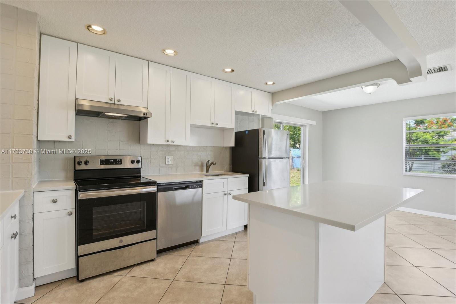 7830 NW 47th St