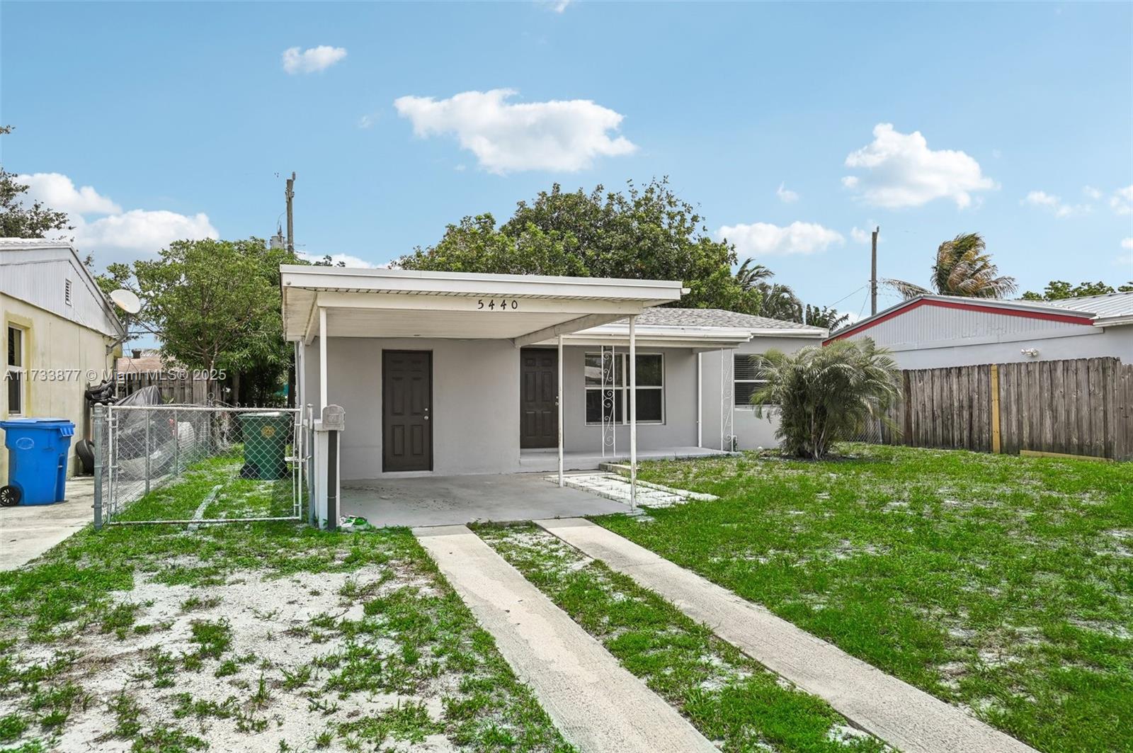 5440 NE 3rd Ter