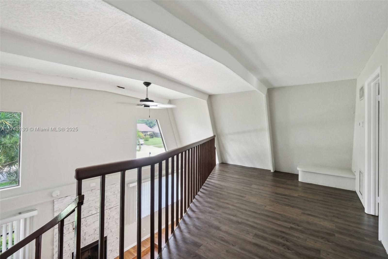 126 Barcelona Dr