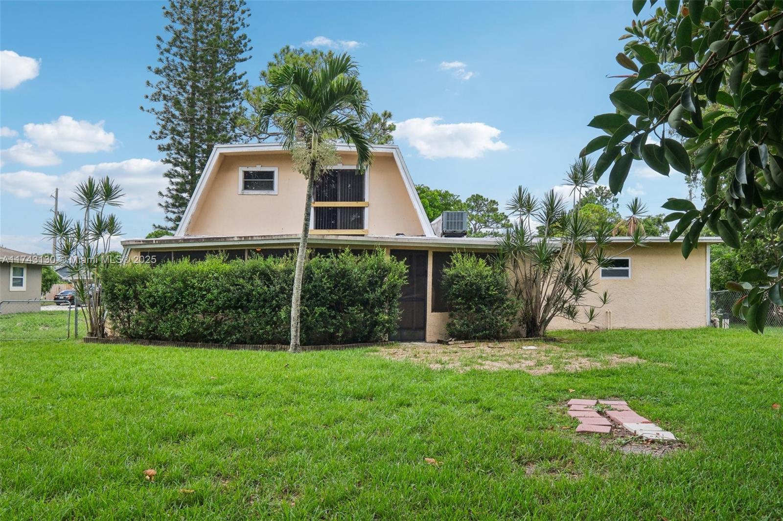 126 Barcelona Dr