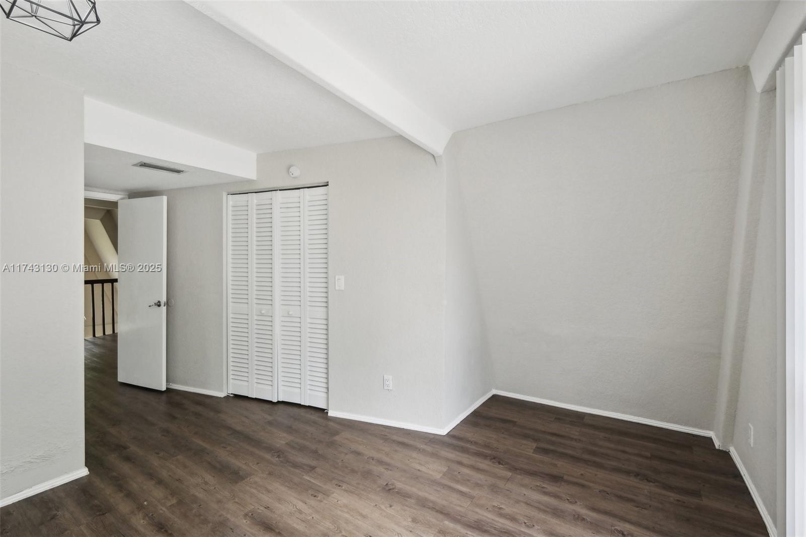 126 Barcelona Dr