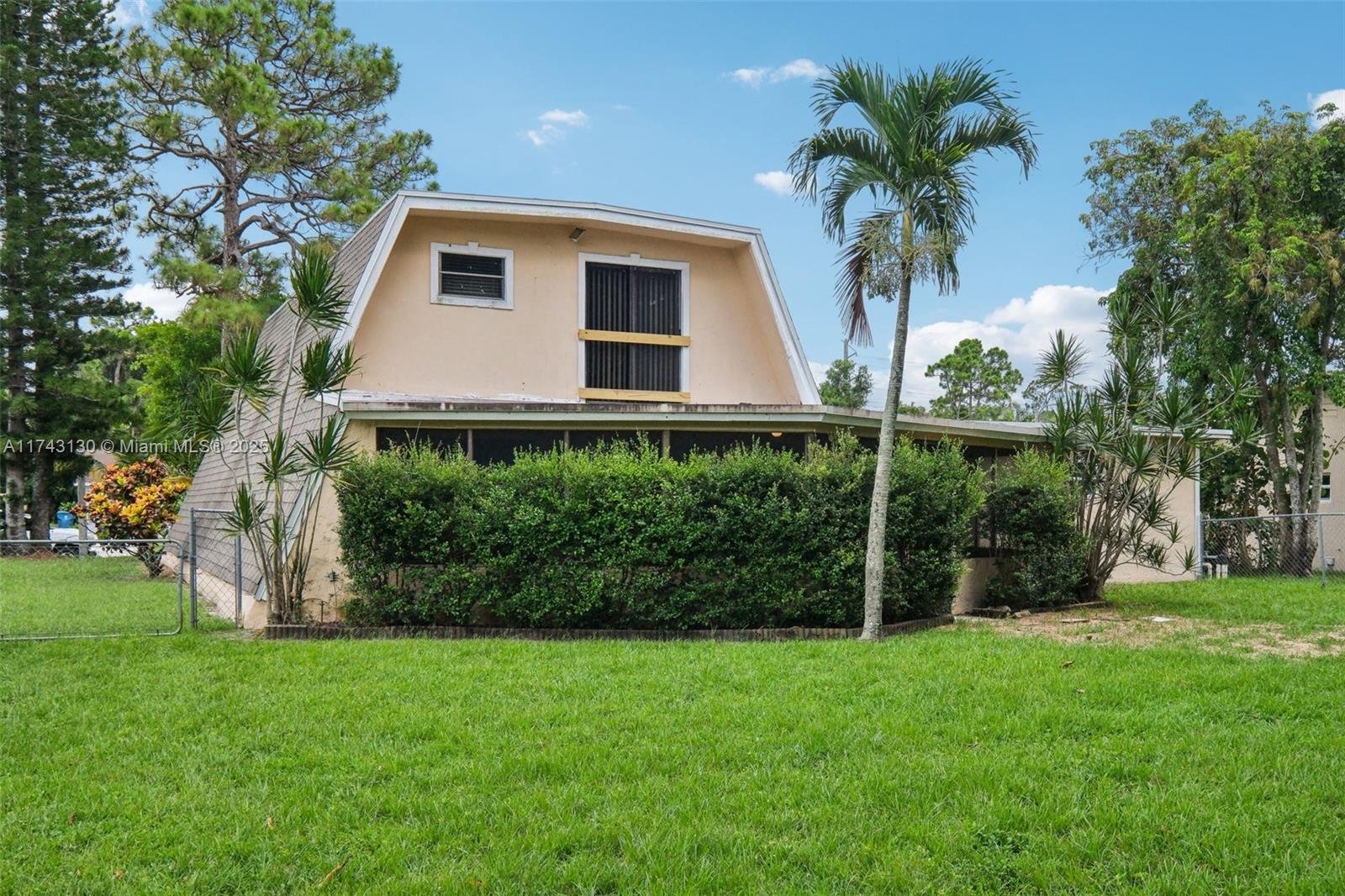 126 Barcelona Dr