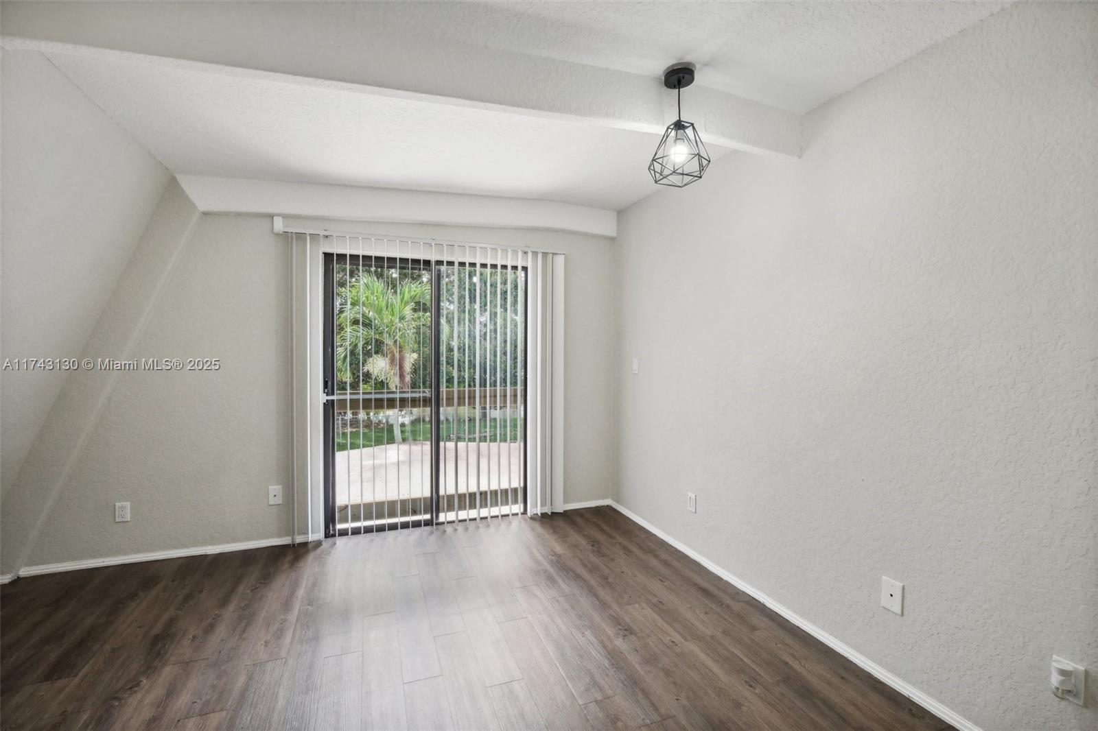 126 Barcelona Dr