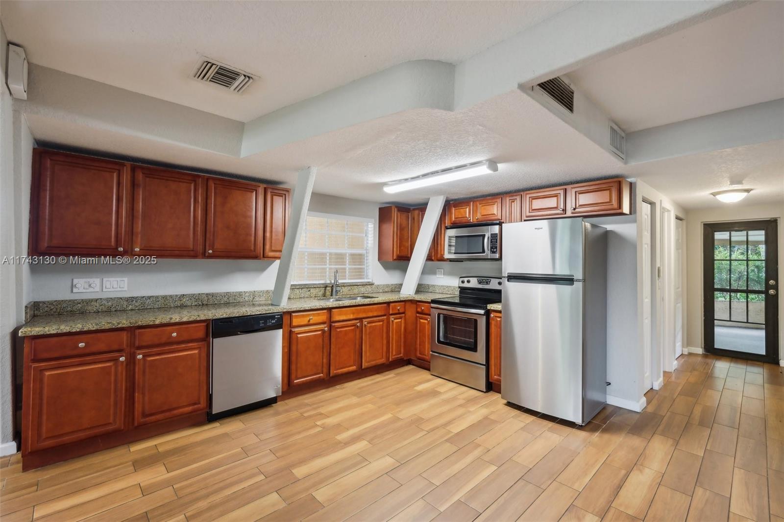 126 Barcelona Dr