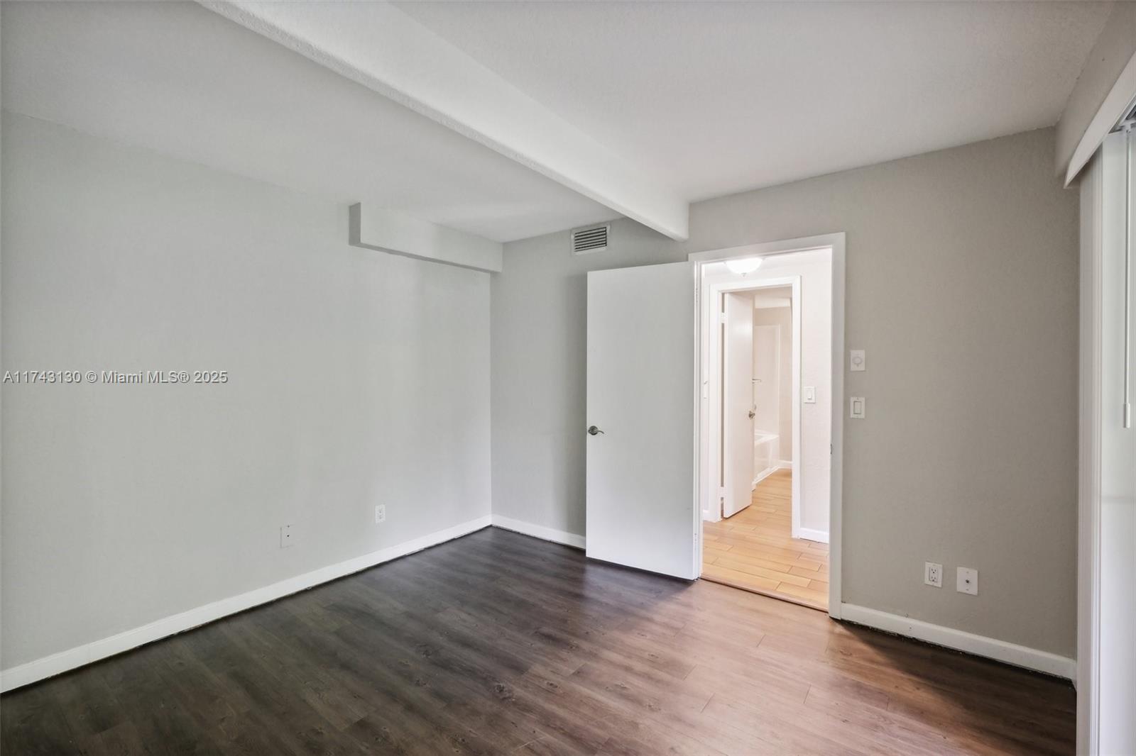 126 Barcelona Dr