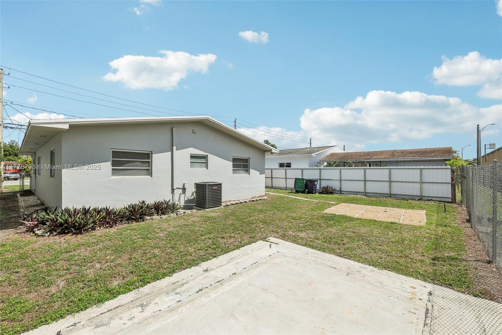 2650 SW 76th Ave