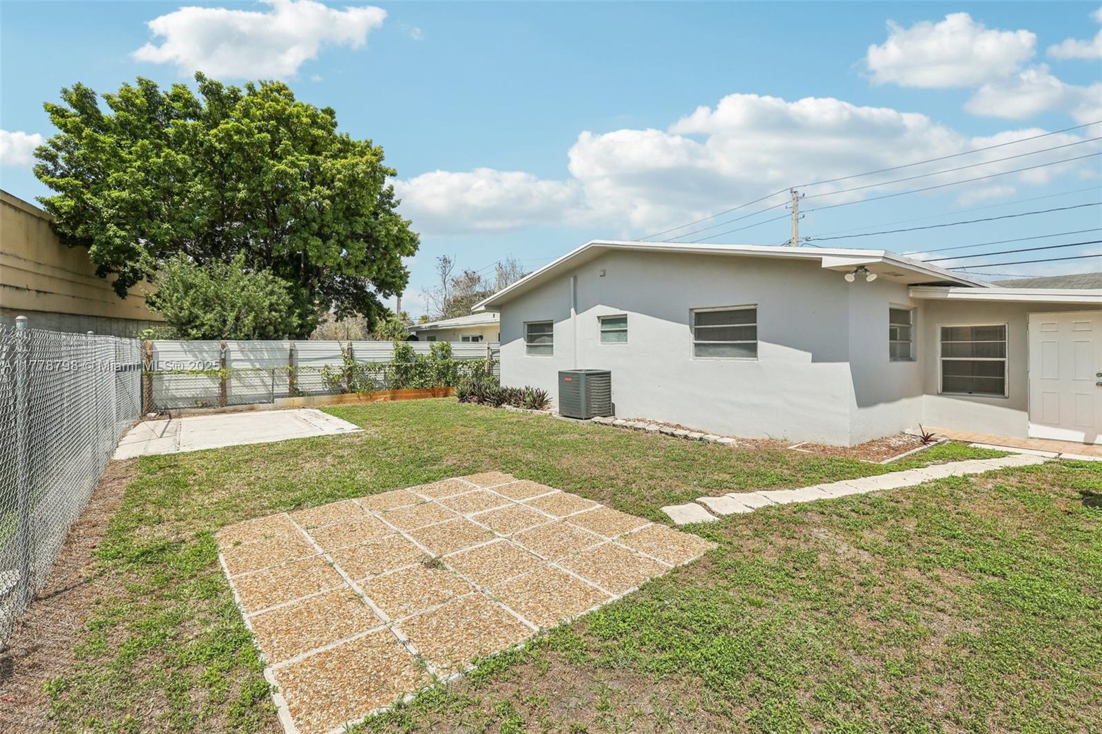 2650 SW 76th Ave